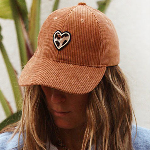 🧢 Casquette en Velours Côtelé – 💖 Cœur Léopard