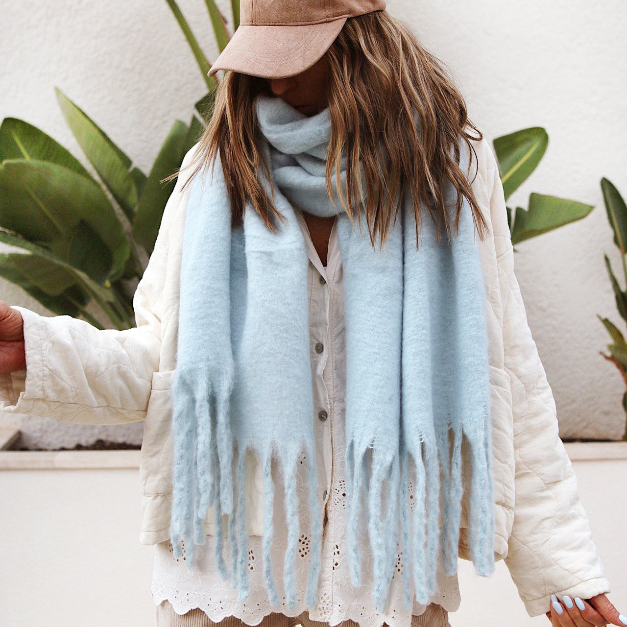 🧣 Écharpe Chaude Bleu Ciel – 70% Viscose & 30% Laine ❄️