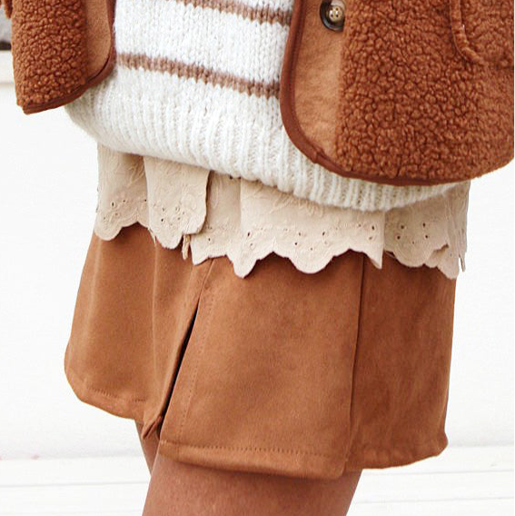 Jupe-short suédine “Camel Chic”